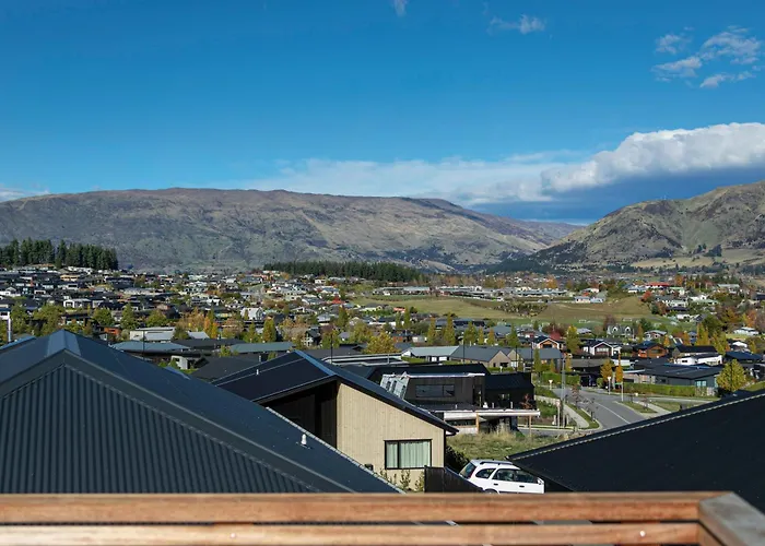 度假居 Modern With & Mountain Views