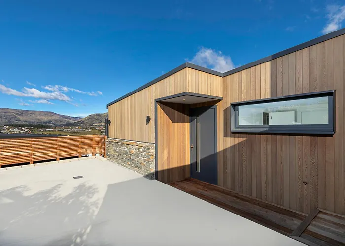 度假居 Modern With & Mountain Views 瓦纳卡